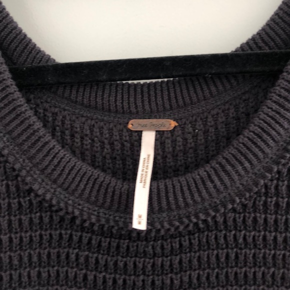 Free people sweater open shoulders. - Picture 3 of 4